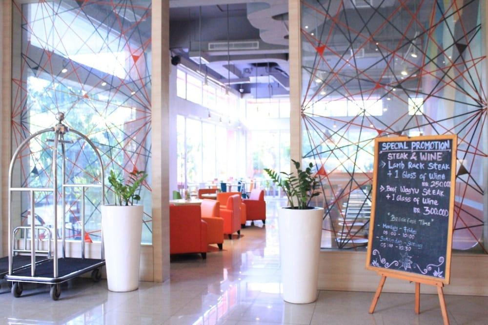 Zuri Express Lippo Cikarang Hotel Bekasi Bagian luar foto