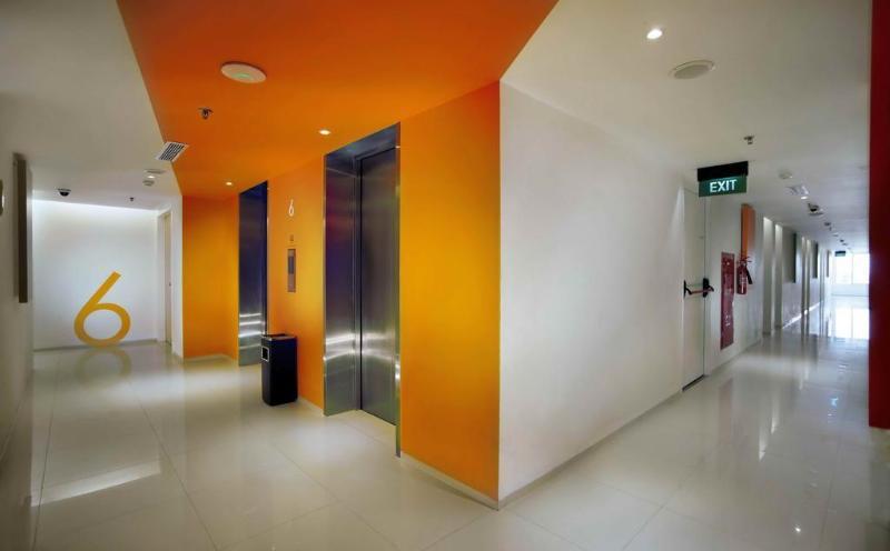 Zuri Express Lippo Cikarang Hotel Bekasi Bagian luar foto